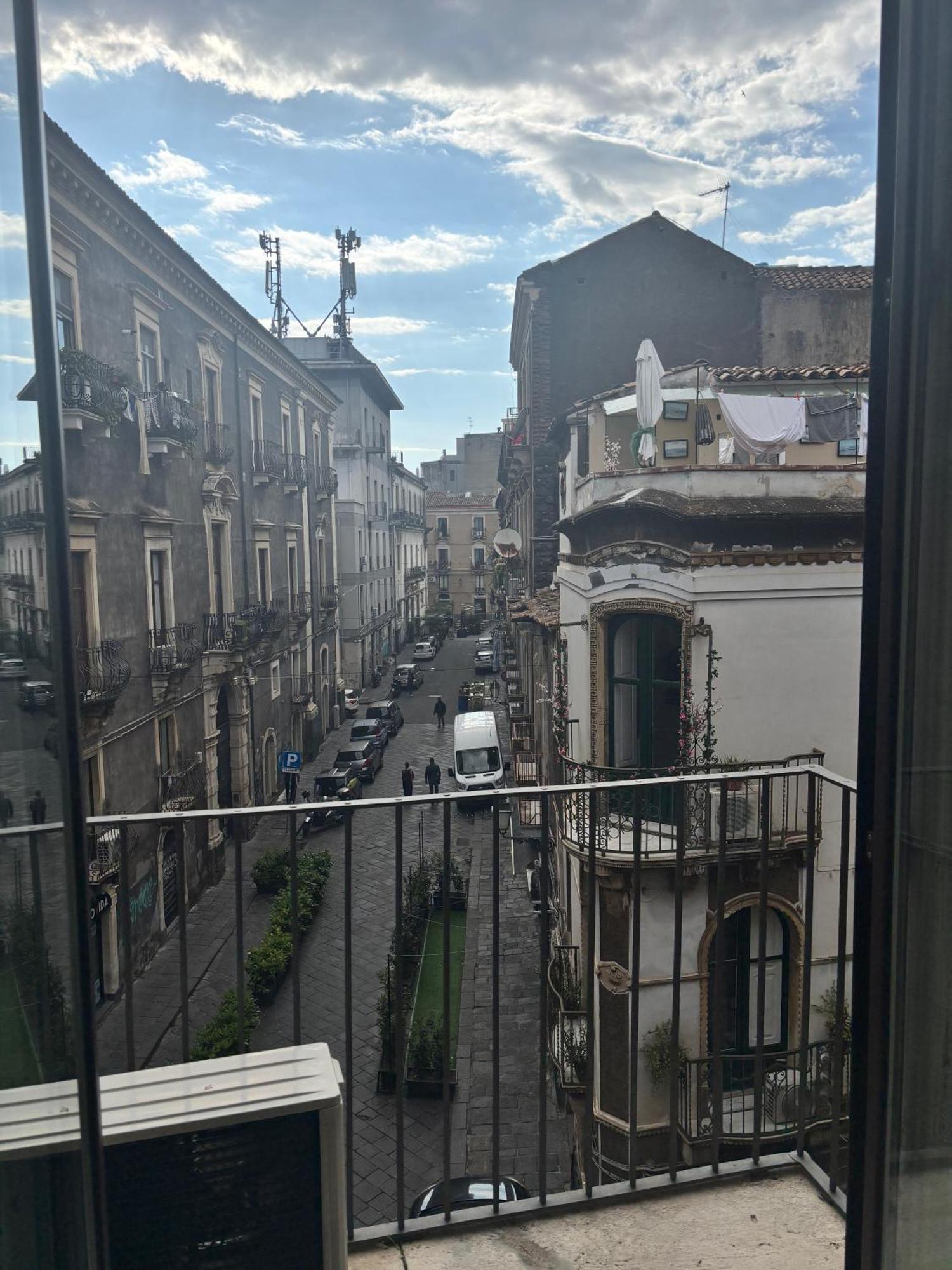 Il Teatro Rooms Катания Экстерьер фото