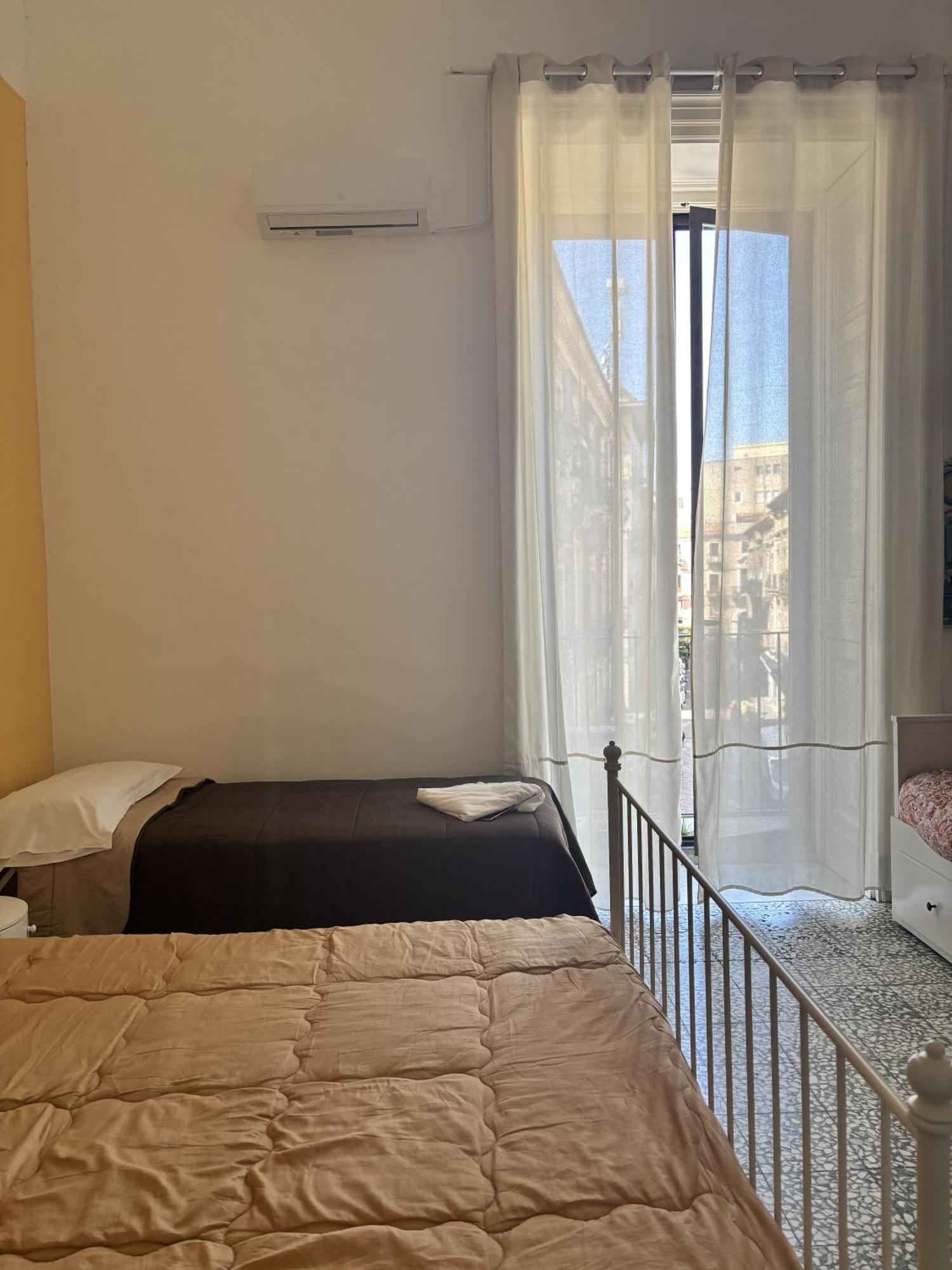 Il Teatro Rooms Катания Экстерьер фото