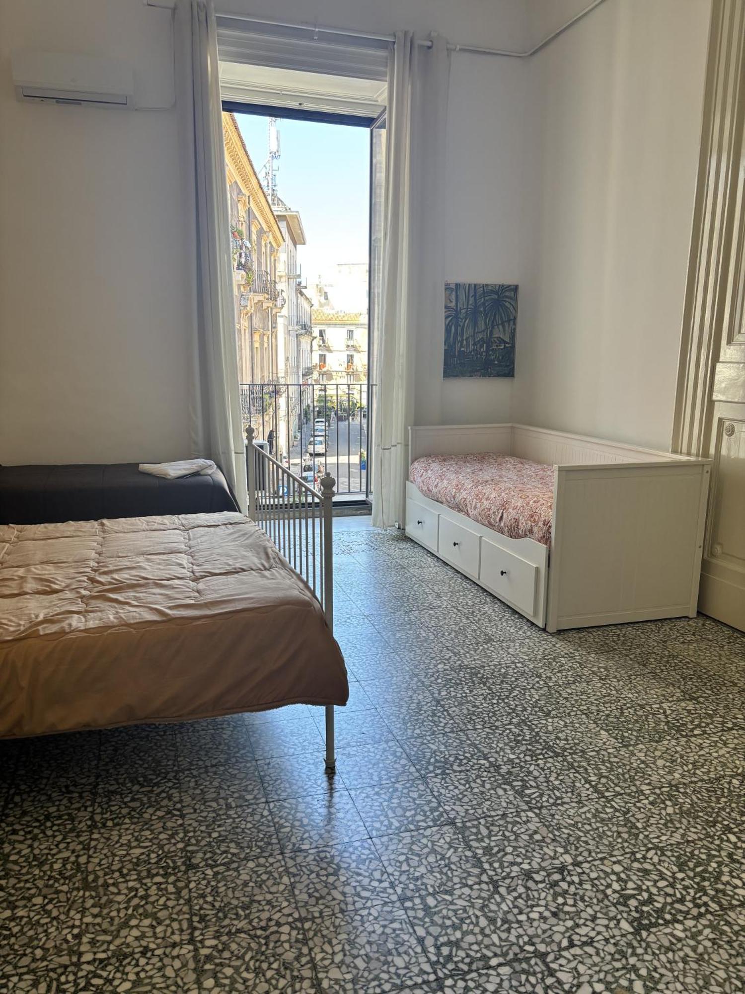 Il Teatro Rooms Катания Экстерьер фото