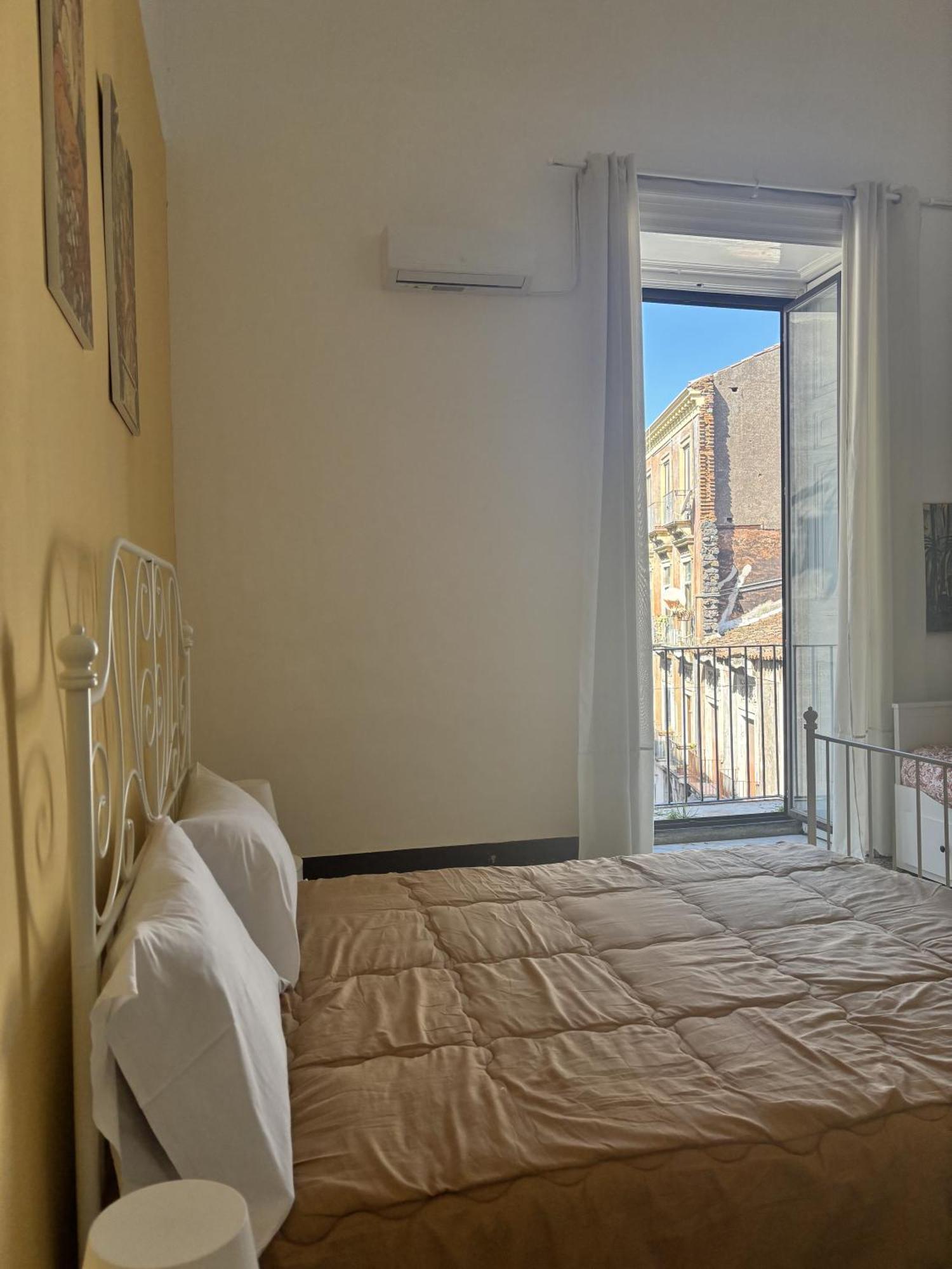 Il Teatro Rooms Катания Экстерьер фото